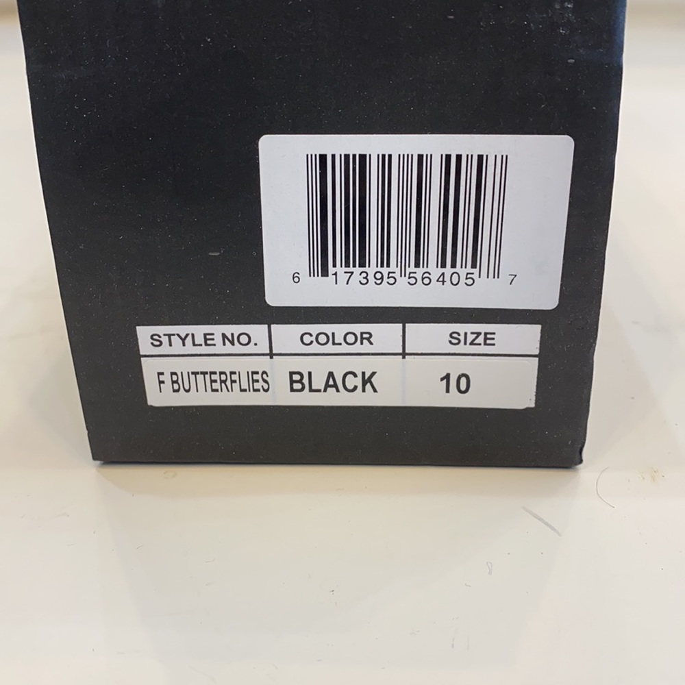 NWT SANDALS - Picture 5 of 5